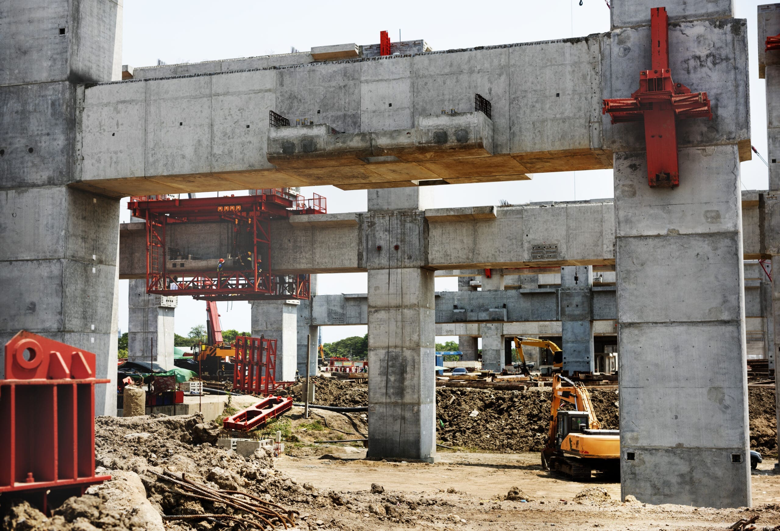 Um levantamento do Sintracon-SP aponta que atualmente já há uma carência de 30 mil profissionais no mercado imobiliário de São Paulo.