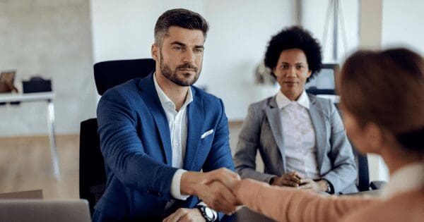 Conexão Estratégica: 4 Dicas para se Conectar com a sua Liderança