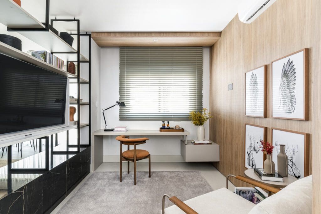 Revestimentos em madeira e tons neutros definem apartamento executado pela SCA Jardim Europa