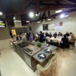 Líderes e profissionais da construção civil reunidos em torno de uma mesa no 59° Almoço de Negócios C3, no Experience Lounge, em São Paulo, promovendo networking e integração.