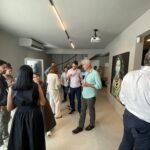 Profissionais da construção civil conversam e fazem networking durante o 60° Almoço de Negócios C3 no Experience Lounge, em São Paulo.