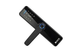 Fechadura eletrônica DLH 1400 MC da DLock Hospitality em acabamento preto, com teclado touch screen iluminado e leitor biométrico integrado.