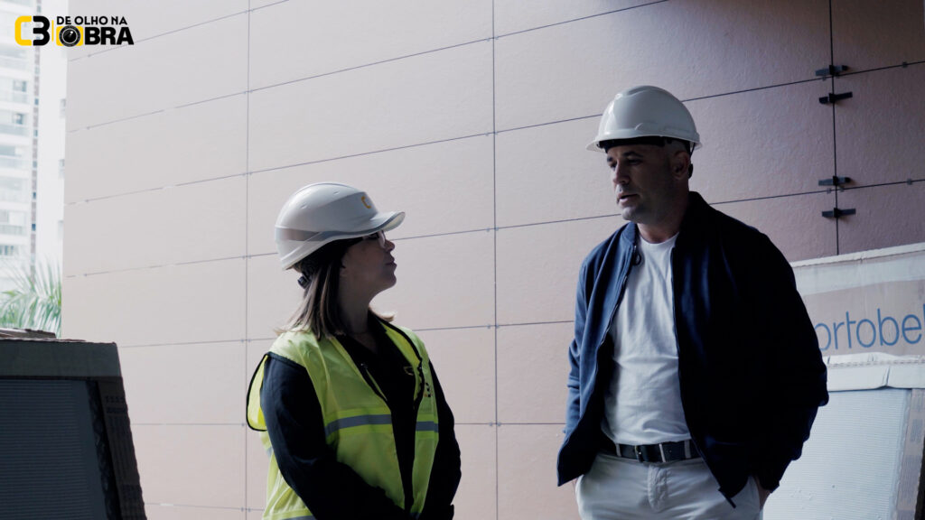 Bárbara Martinez entrevista Márcio Lourenço, Diretor Técnico e Comercial da Tecnofas, que compartilha os desafios e aprendizados de liderar a estreia da empresa no ABC. Direto do Praça Cerâmica, em São Caetano do Sul, primeira fachada ventilada da região.